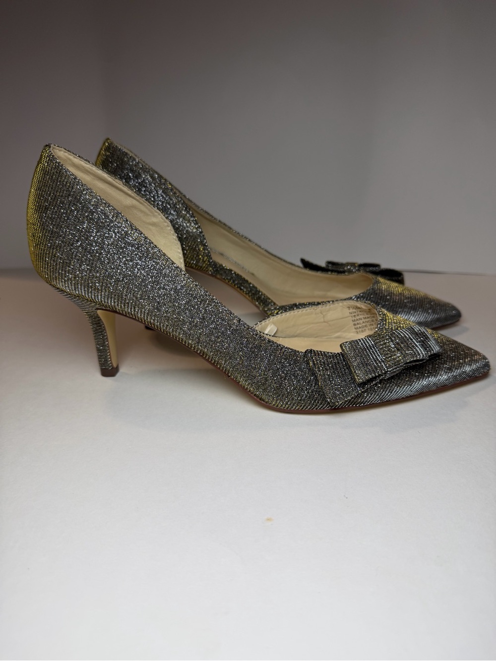Nine West Pointed Toe Glitter Kitten Heel Pumps Size 7.5 women